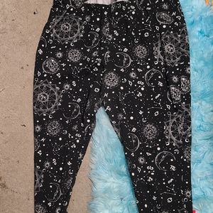 Hot topicCelestial leggings size 4
